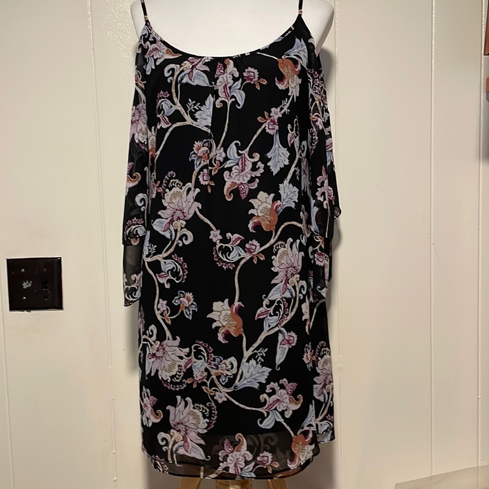 Whitehouse Blackmarket black floral print medium dress